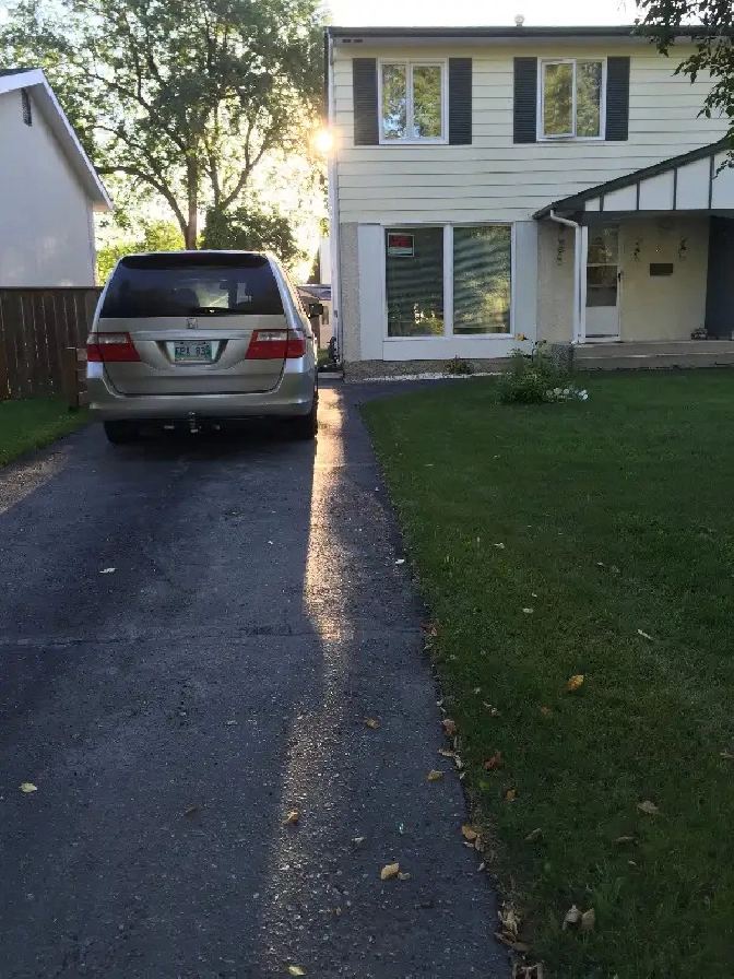 Rent house (204)805-0373
