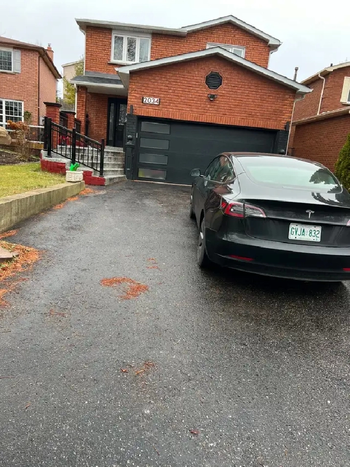 2 bedrooms legal basement Apartment  in Pickering for rent