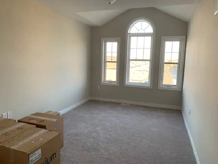 Room rent Brampton (female only) - Sept 01