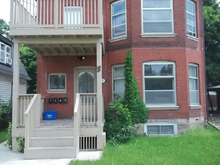 2 Bedroom Apt - Entire Main Floor of a 1908 Victorian - $1,700