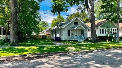 OPEN HOUSE Today | West Windsor | 2pm - 4pm