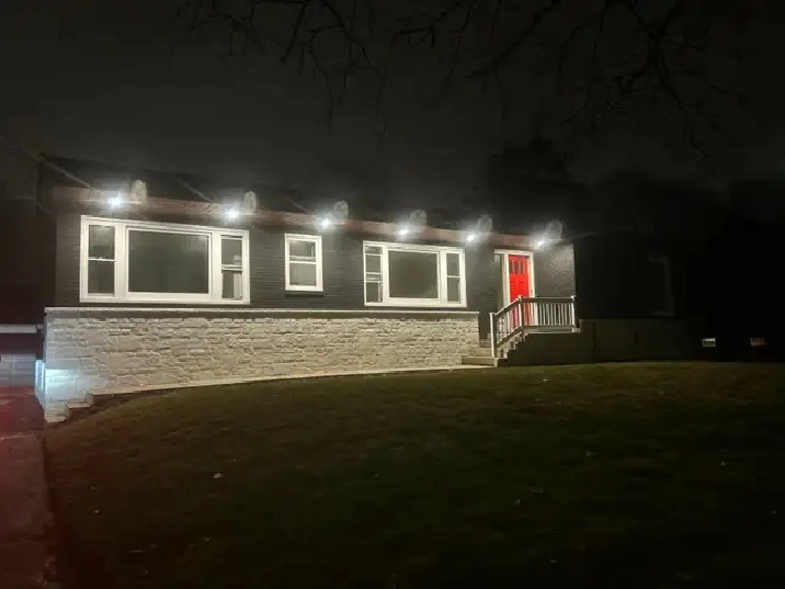 Spacious 3-Bedroom 3 Full Baths Den Home for Rent - Joseph Howe