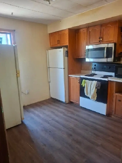 Two sharing  places  for rent available