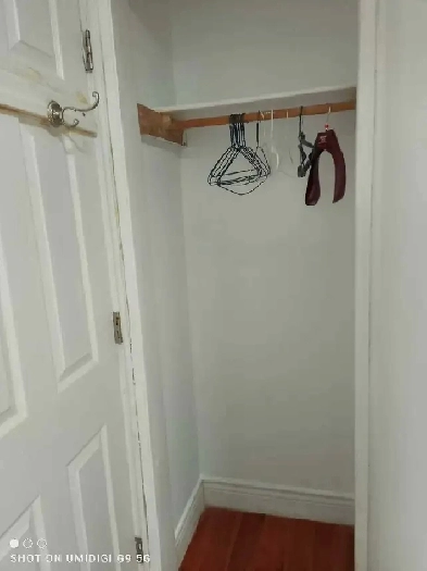 PRIVATE BATH IN ROOM - FANTASTIC VALUE