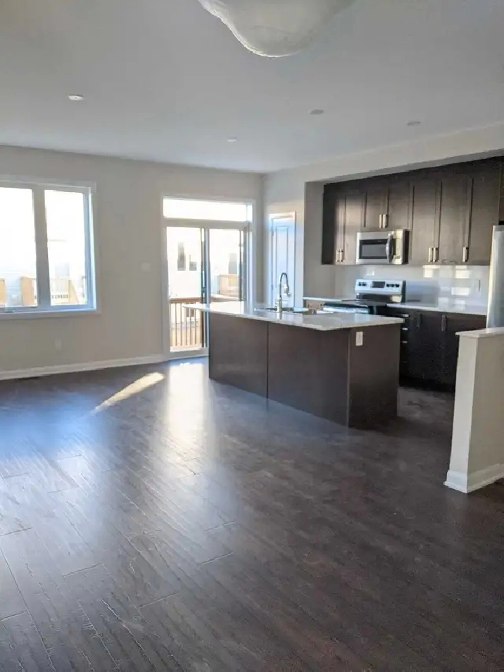 townhouse Barrhaven immediate move in