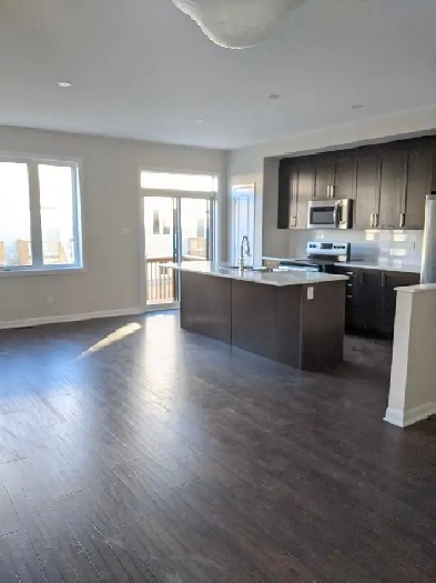 townhouse Barrhaven immediate move in