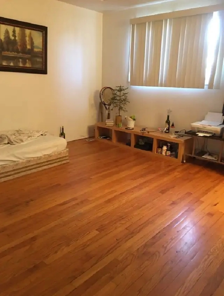 MasterRoom w Private Bathroom - near Lions Park ctrain &SAIT