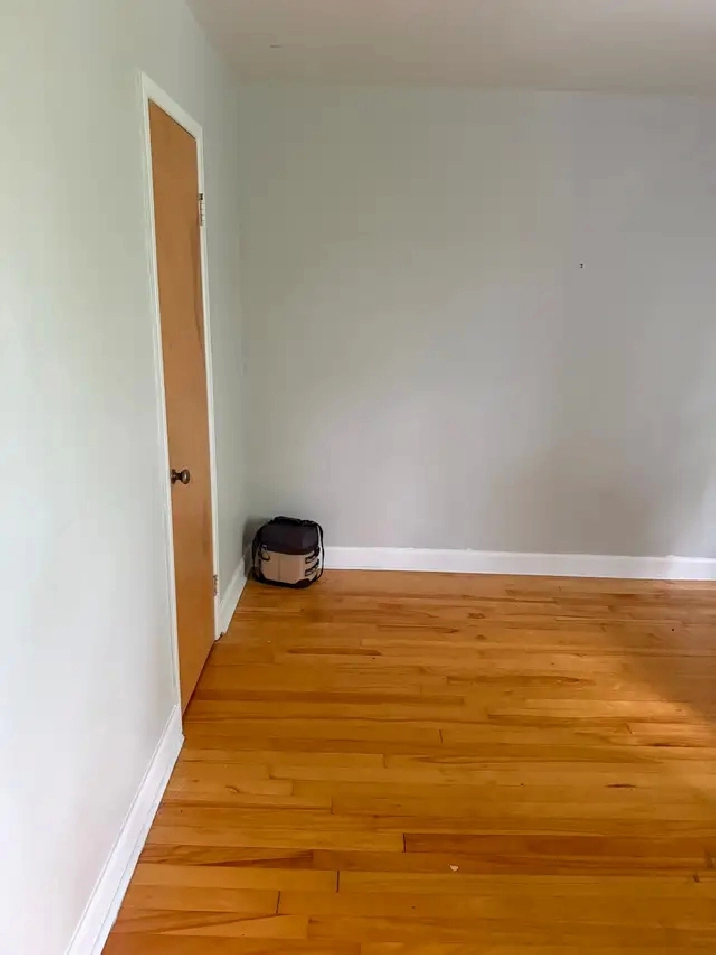 Chambre fermée à louer 500$