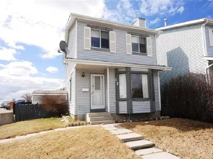 Falconridge full whole house 3 bedroom ,den $1950/m ut