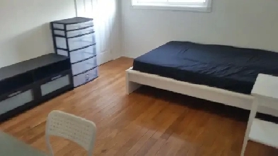 LQQK - Large Clean Furnished Room for Rent