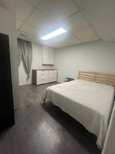 AFFORDABLE ROOM FOR RENT!! Near York University!