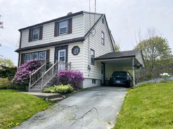 24-063 Well kept family home in Dartmouth