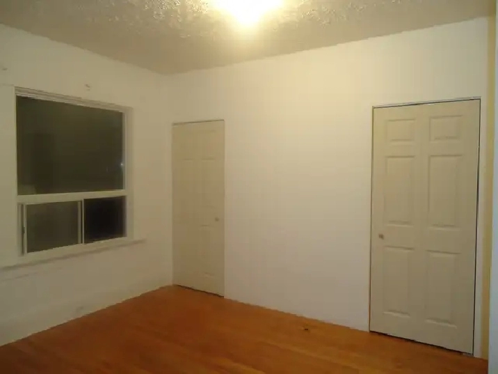 Furnished 1st Flr bedroom Sept 1, near Bloor/Dufferin Subway STN