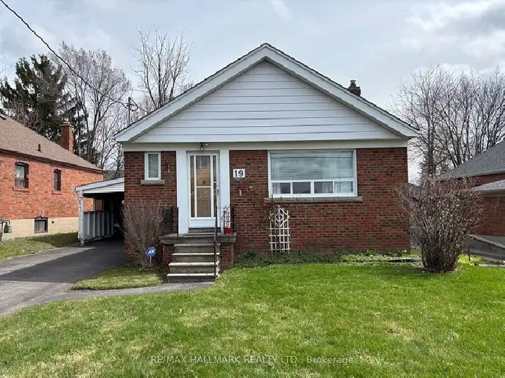 Basement 3Bedroom,House,Rent $1500,Victoria Pk Ave & Eglinton Av