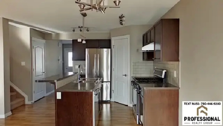 3 Bed / 2.5 Bath Pet Friendly Home in Terwillegar with Garage