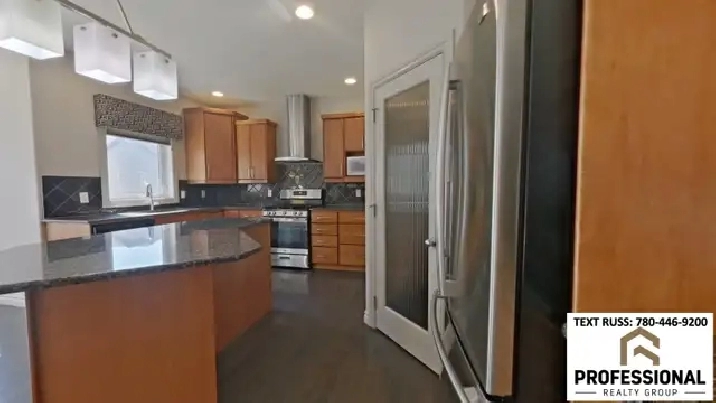 2600 sqft 4 Bed   Den / 3.5 Bath Home in MacTaggart with Bsmt