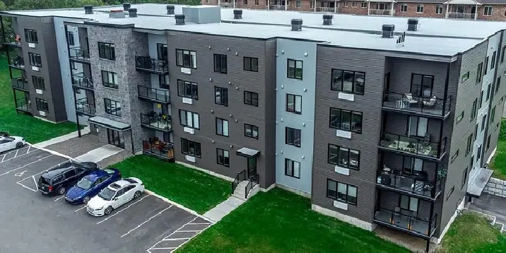 107-60 Lian St., 2Beds/2Bath, First Floor, Available Oct. 1