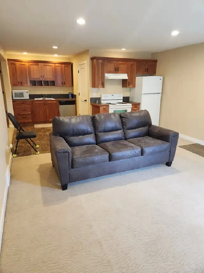Modern 2 Bedroom Walk Out Basement Suite – West Lethbridge (Near