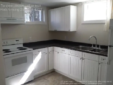 Cranbrook 1 bedroom apartment Available Sept 15th