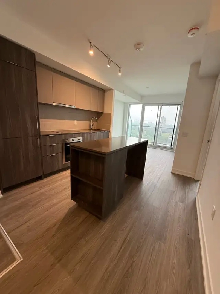 Brand new 1 bed den, 2 bath condo at Metro Park, North York