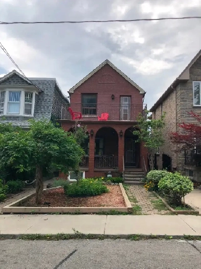 3 Bedroom   1 Bath - Home For Lease Dupont and Ossington