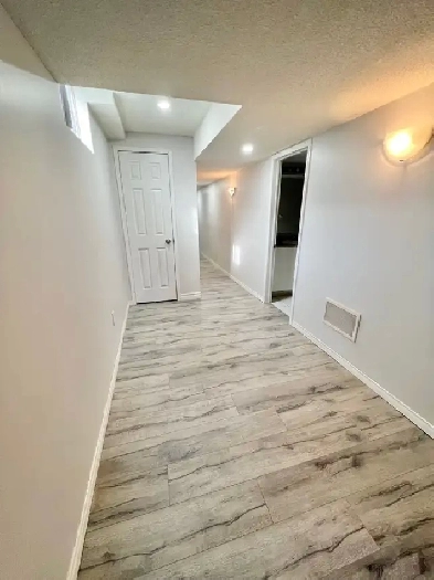 1 bedroom Basement for Rent by Winston Churchill & Hwy 403.