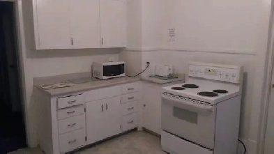 11819-129 Ave  furnished room for rent