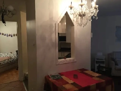 4 1/2 appartement à louer près de Berri Uquam
