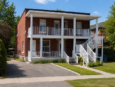 16 chambres à louer – Saint-Hyacinthe – 8 500 $/mois | 16 Rooms
