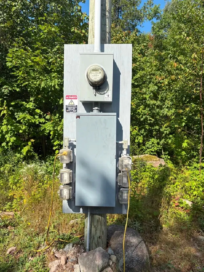 140 FEET WATERFRONT-LAKE SUPERIOR RUGGED BEAUTY
