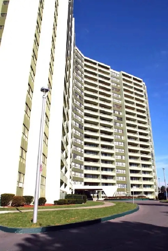 Beautiful 1 Bedroom   Den with in-suite laundry. Utilities Inc.!