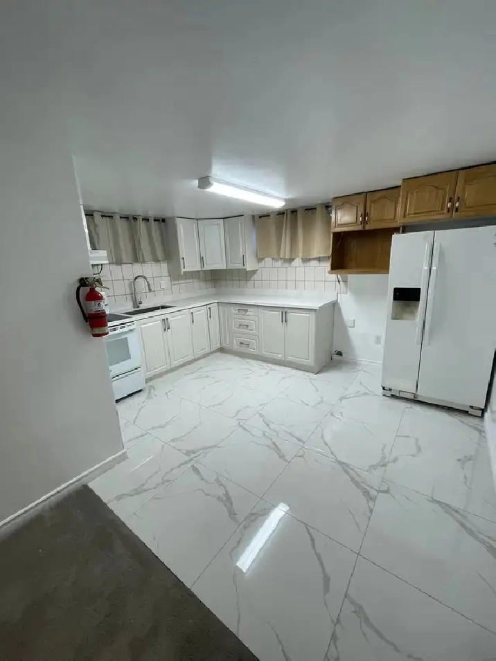 BSMT Apartment for Rent - 31 Commonwealth Ave, Toronto