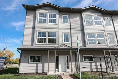 3 Bed 2.5 Bath Townhouse For Rent In Selkirk