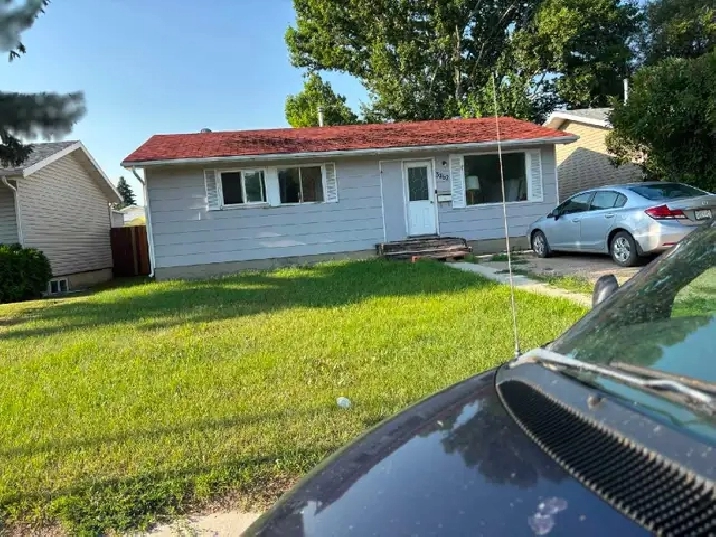 3 Bedroom House   Garage For Rent