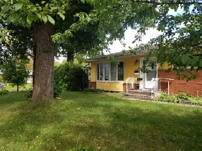 Bedroom close to Algonquin college available Sep 1