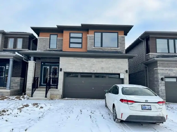 Luxury Single Detached Home for Rent in Brantford