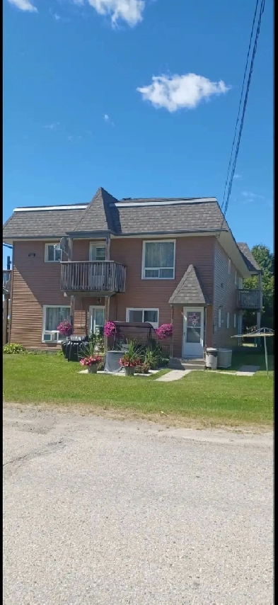 Beautiful 2 bedroom Upper-level Sturgeon Falls