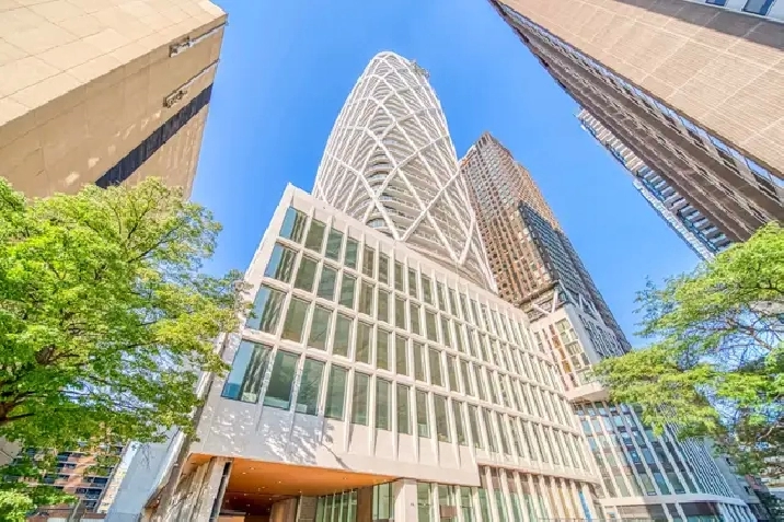 Downtown Toronto 1 Bed 1 Bath Condo for Rent at Dundas Universit
