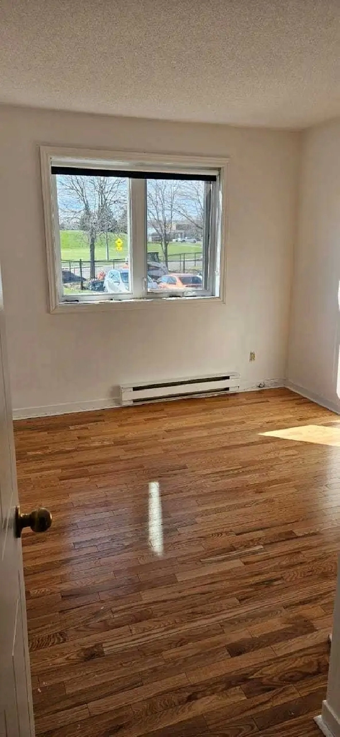 chambre a louer dans un 5 1/2