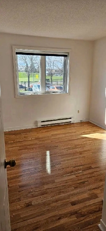 chambre a louer dans un 5 1/2