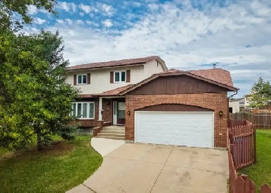 Original owner of 39 years! 1980sqft 4bdrm home in East Kild...
