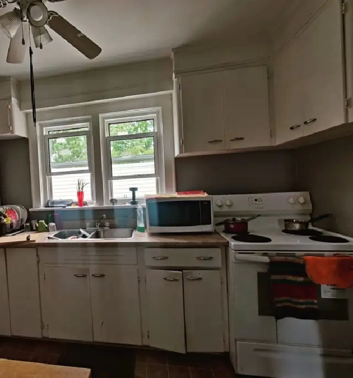 CENTRAL LOCATION - CARTIER AVENUE