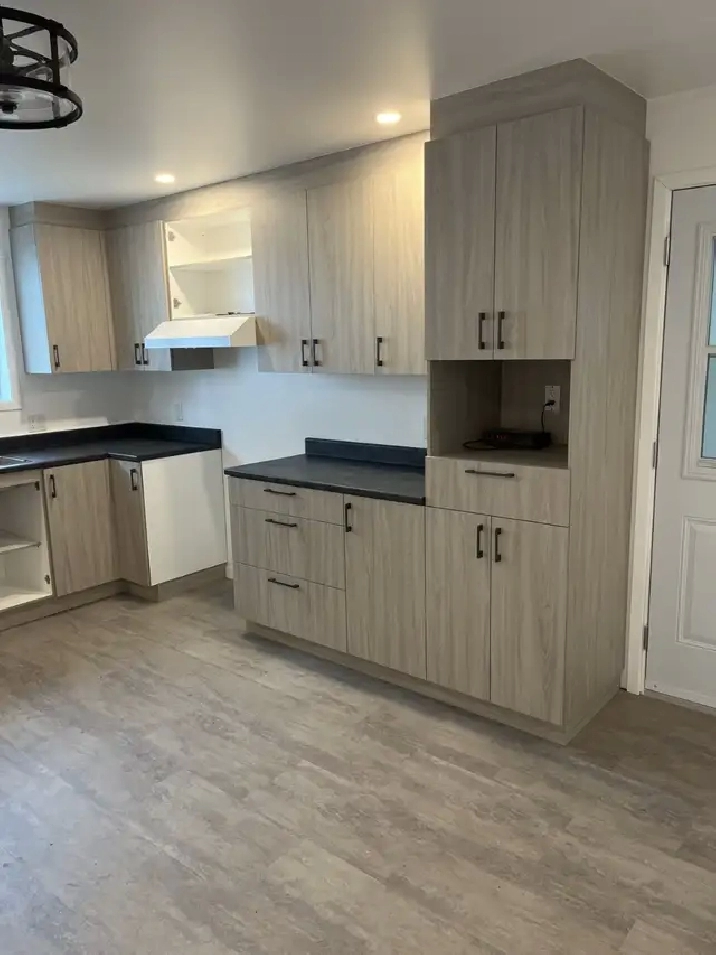 Logement 5 1/2, renové au 1ier étage d'un triplex a Granby