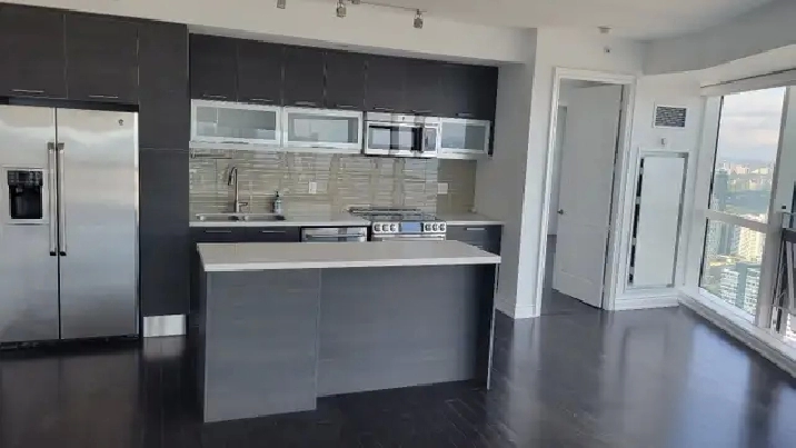 Aura Condo 2 bed for rent- 388 Yonge st 63th floor