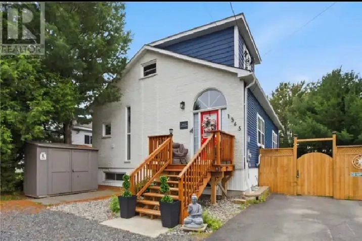 Charming Northern Ontario Home  - Great Income Investmen