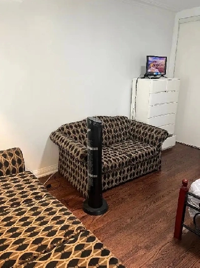 Gorgeous and Furnished Main Floor Room in Scarborough for Rent