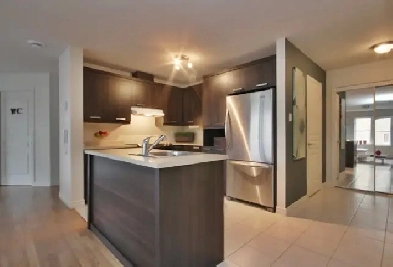 Brossard Renovated Condo 4 1/2 with balcony