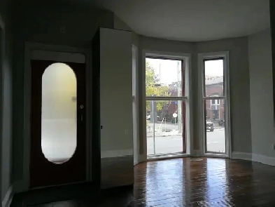 Two bedroom apartment, Centre town, $1800, Sept 1