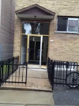 Appartement a louer 21/2 Entierement renove re-peinturé P