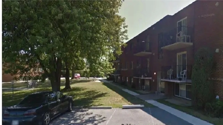 LARGE 1 BEDROOM - 15 MIN BROCK